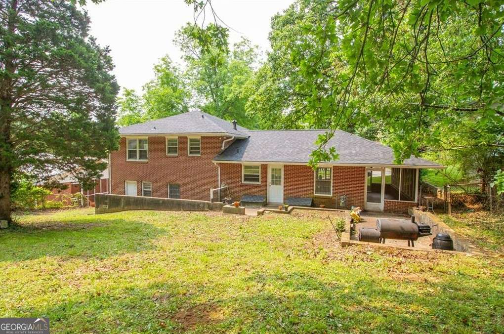 3 bedroom, 2.5 bathroom, 1,780 sq ft single family residence for sale at 1558 BOULDERWOODS Drive, Atlanta, GA 30316 — photo 6