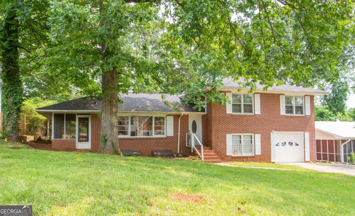 3 bedroom, 2.5 bathroom, 1,780 sq ft single family residence for sale at 1558 BOULDERWOODS Drive, Atlanta, GA 30316 — photo 3