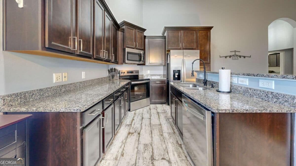 4 bedroom, 2 bathroom, 1,614 sq ft single family residence under contract at 309 Casey Drive, Pooler, GA 31322 — photo 7