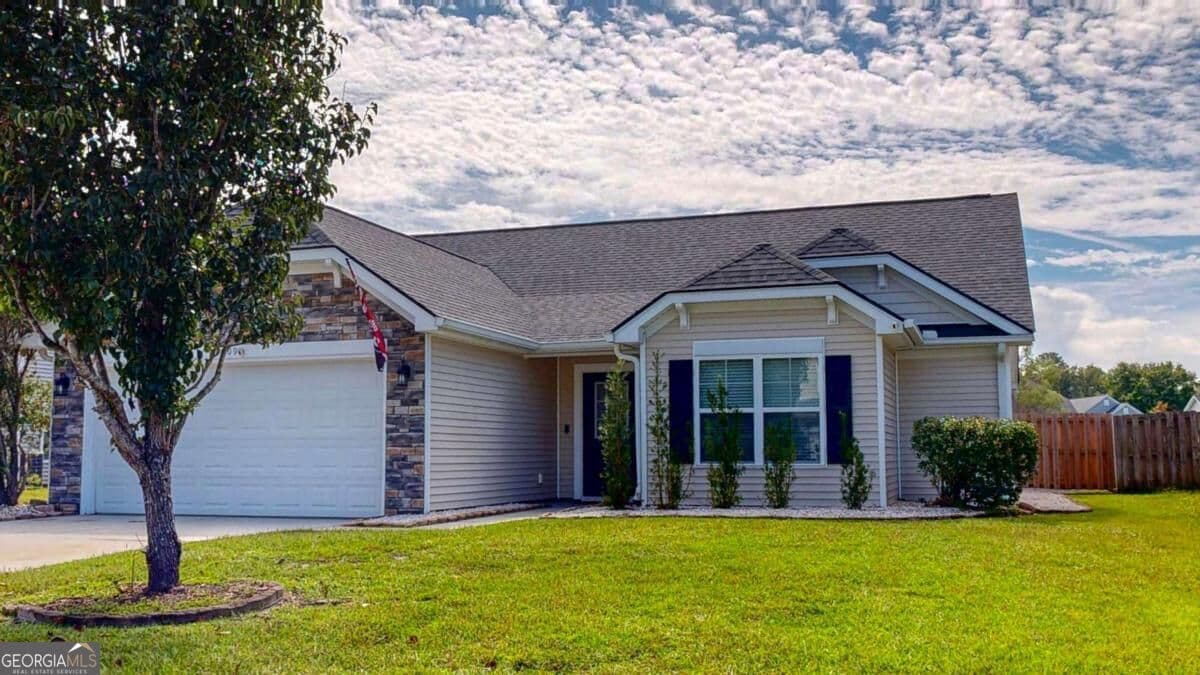 4 bedroom, 2 bathroom, 1,614 sq ft single family residence under contract at 309 Casey Drive, Pooler, GA 31322 — photo 3