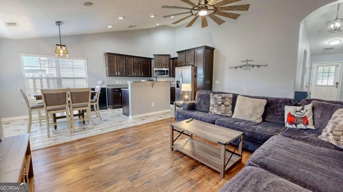 4 bedroom, 2 bathroom, 1,614 sq ft single family residence under contract at 309 Casey Drive, Pooler, GA 31322 — photo 5