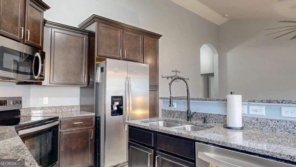 4 bedroom, 2 bathroom, 1,614 sq ft single family residence under contract at 309 Casey Drive, Pooler, GA 31322 — photo 8