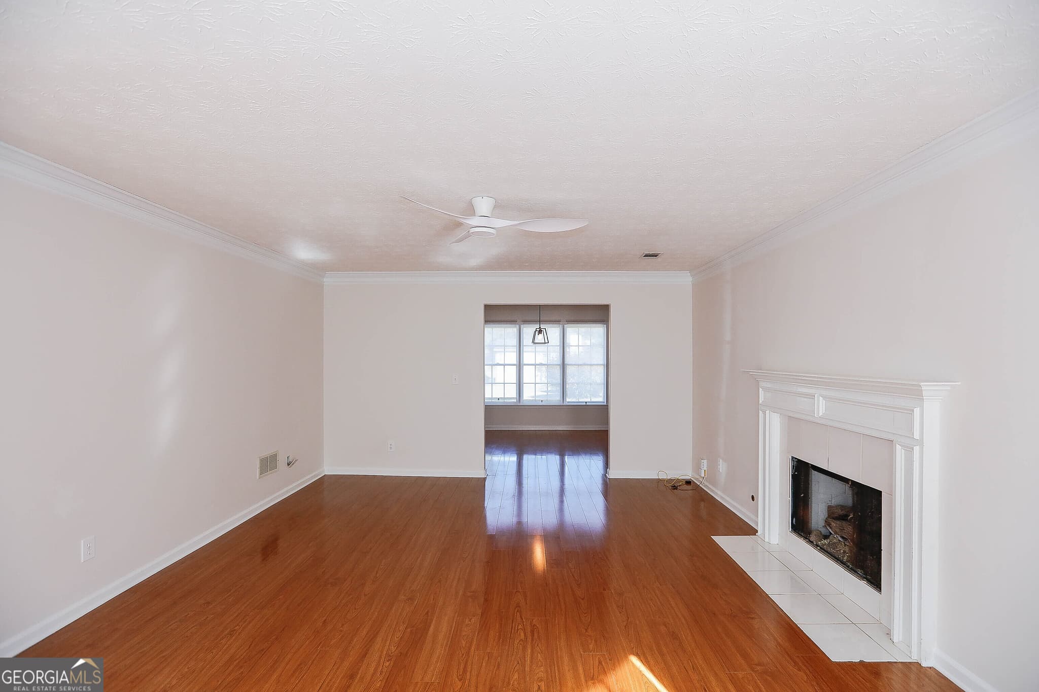 4 bedroom, 2.5 bathroom single family residence for rent at 1885 Watercrest Circle, Lawrenceville, GA 30043 for $2,100 a month — photo 4