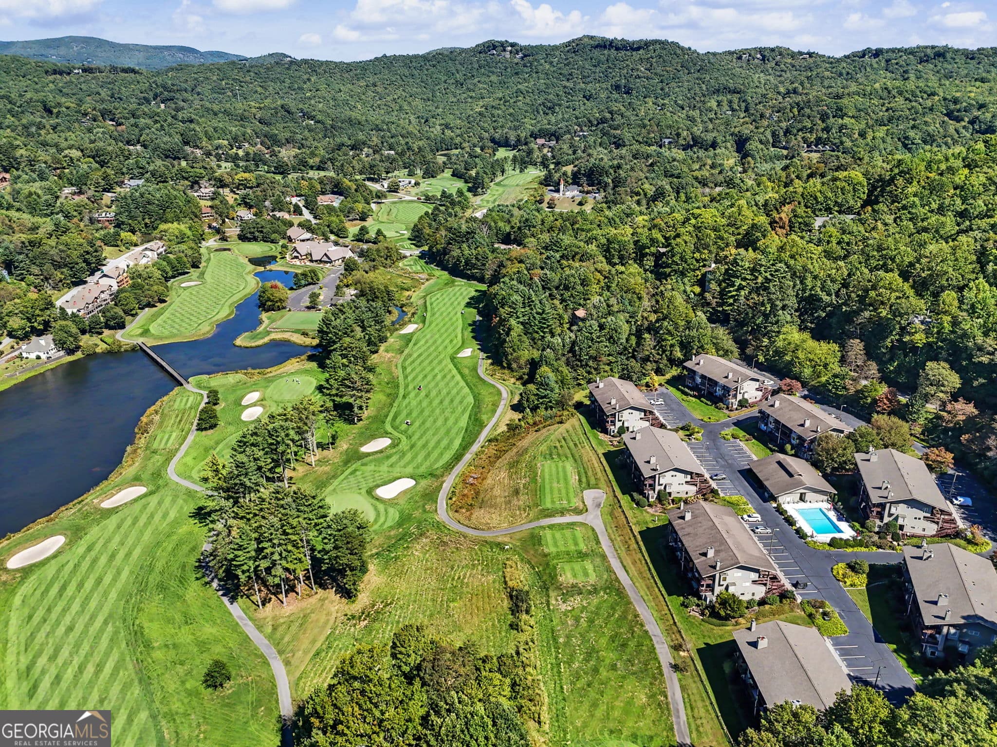 2 bedroom, 2 bathroom, 1,596 sq ft condominium for sale at 117 Sun Valley Circle 5002, Sky Valley, GA 30537 — photo 2
