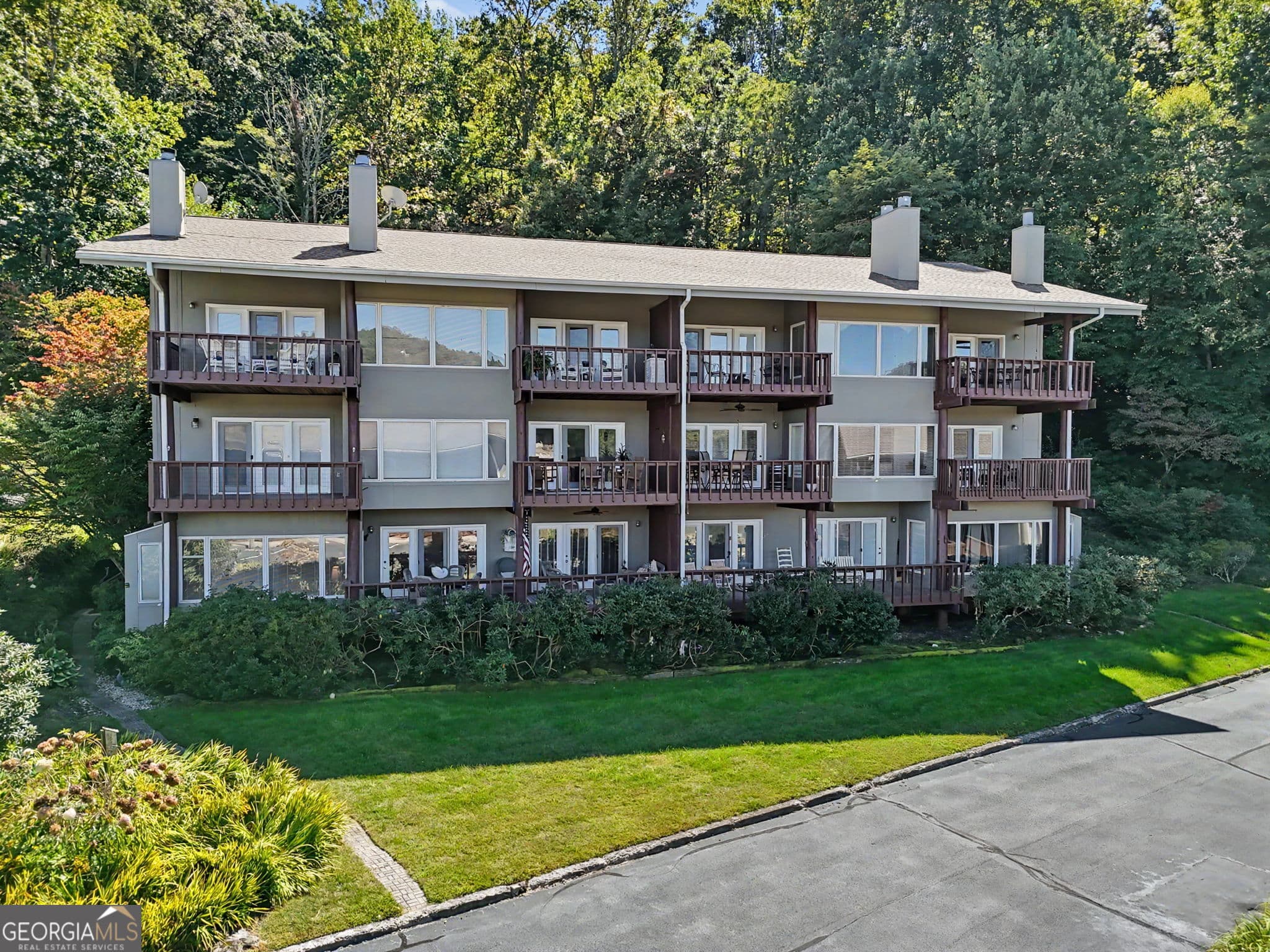 2 bedroom, 2 bathroom, 1,596 sq ft condominium for sale at 117 Sun Valley Circle 5002, Sky Valley, GA 30537 — photo 5