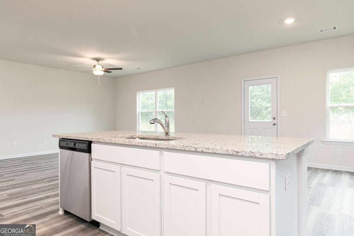 4 bedroom, 2.5 bathroom, 1,967 sq ft single family residence for sale at 410 Prescott Way, Villa Rica, GA 30180 — photo 3