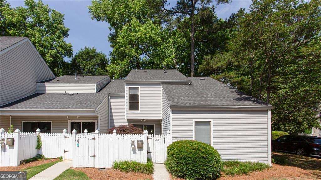 3 bedroom, 2 bathroom, 1,617 sq ft condominium sold at 2684 Meadowlawn Drive, Marietta, GA 30067