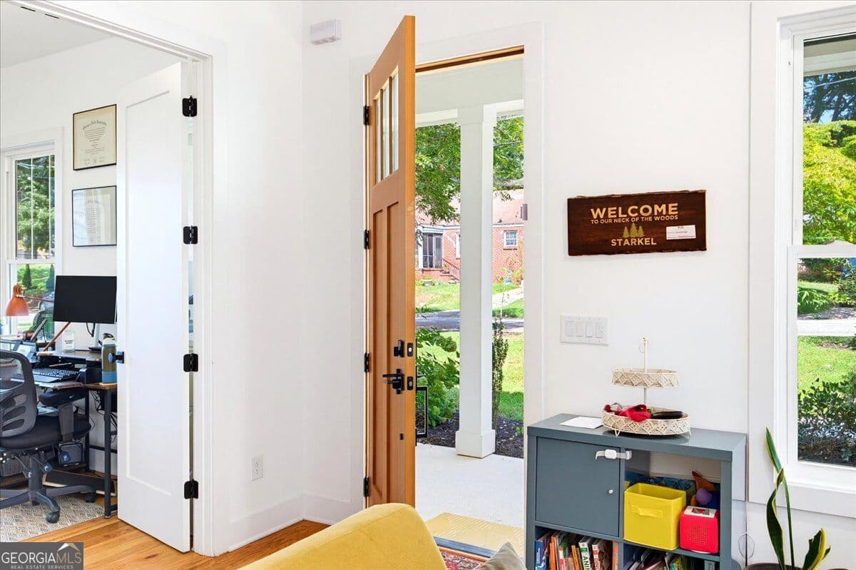 5 bedroom, 3 bathroom, 2,464 sq ft single family residence for sale at 796 Beechwood Avenue, Atlanta, GA 30310 — photo 7