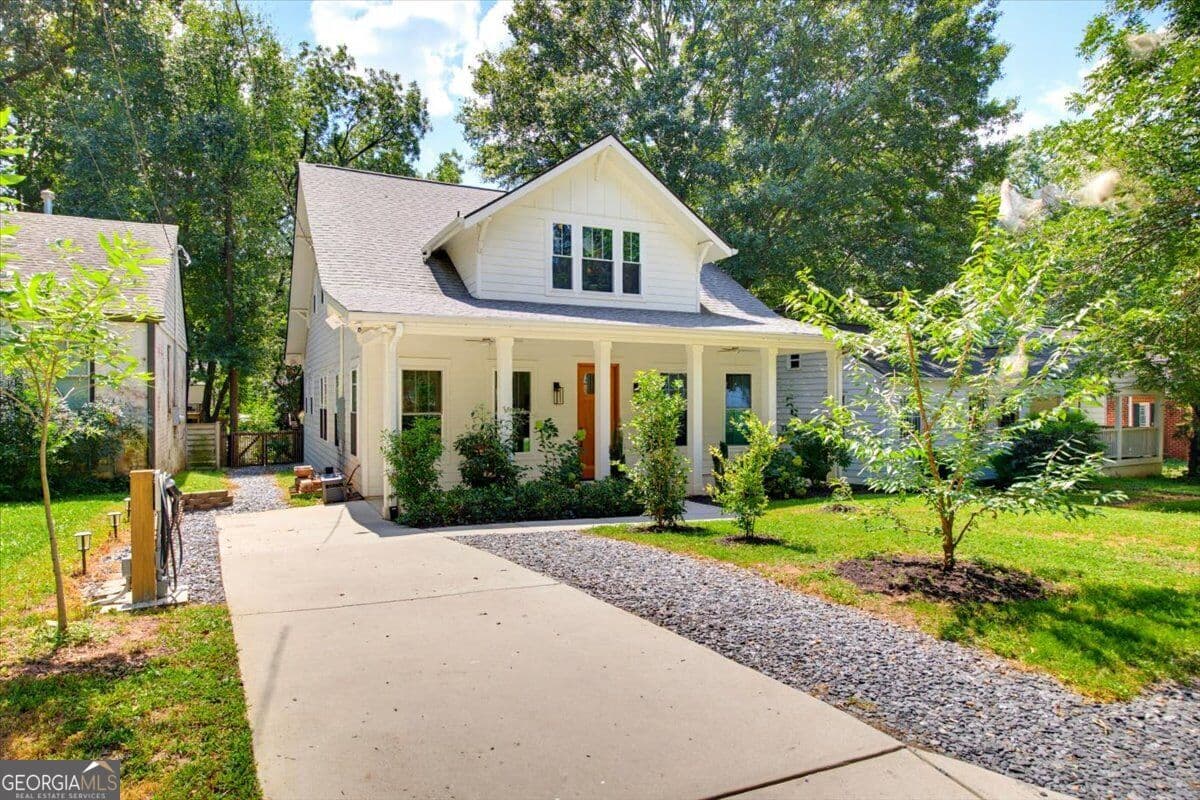 5 bedroom, 3 bathroom, 2,464 sq ft single family residence for sale at 796 Beechwood Avenue, Atlanta, GA 30310 — photo 3