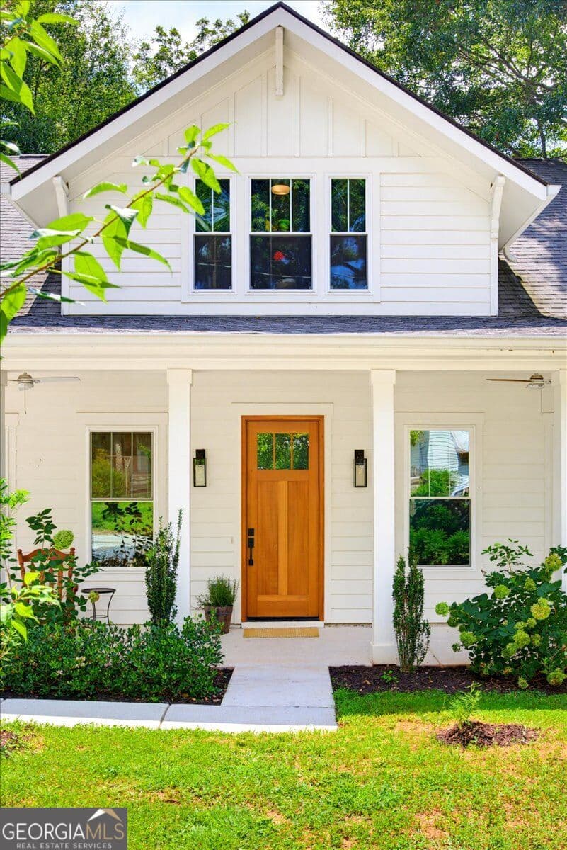 5 bedroom, 3 bathroom, 2,464 sq ft single family residence for sale at 796 Beechwood Avenue, Atlanta, GA 30310 — photo 5