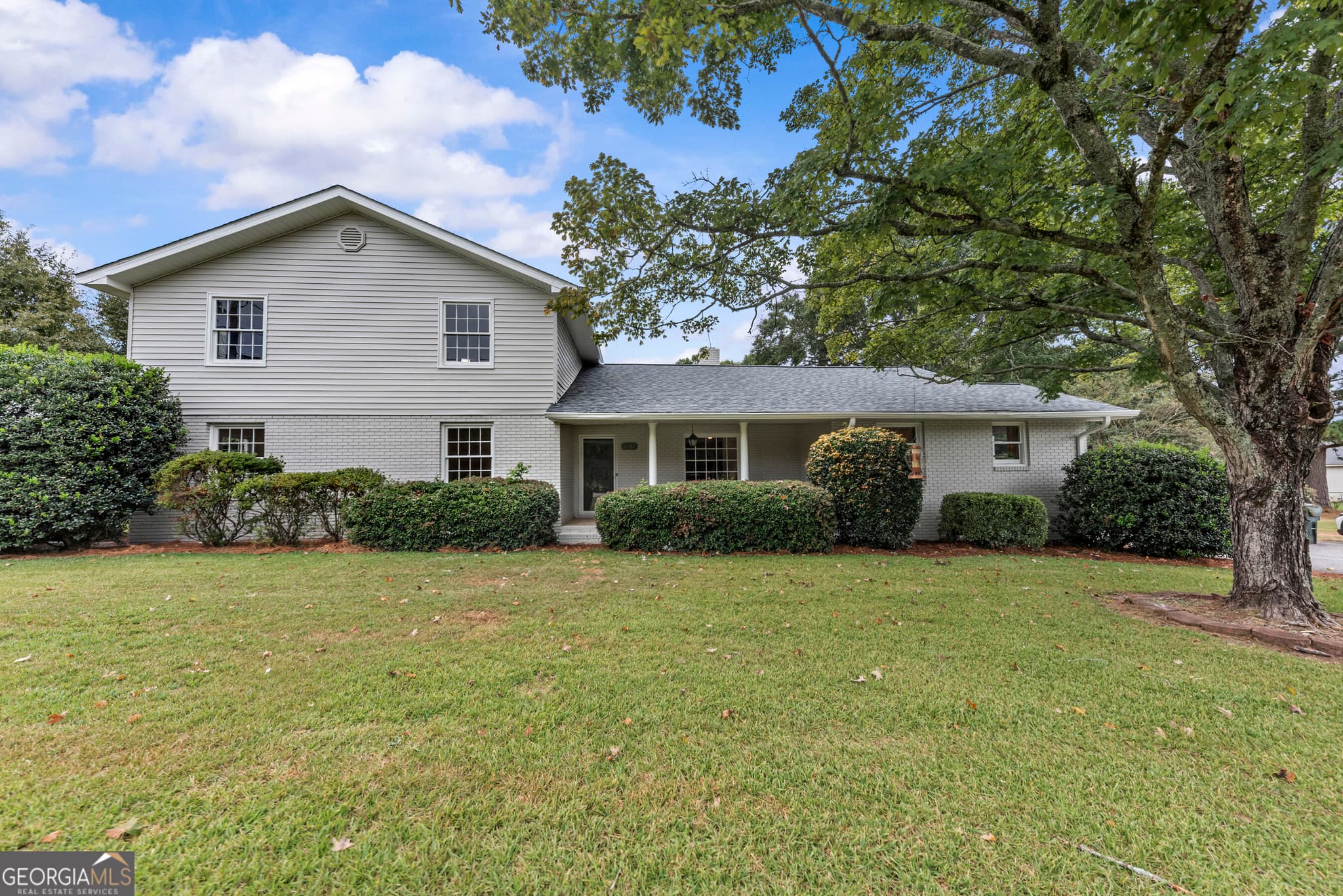 6 bedroom, 3 bathroom, 3,495 sq ft single family residence for sale at 1121 Ward Road, Madison, GA 30650