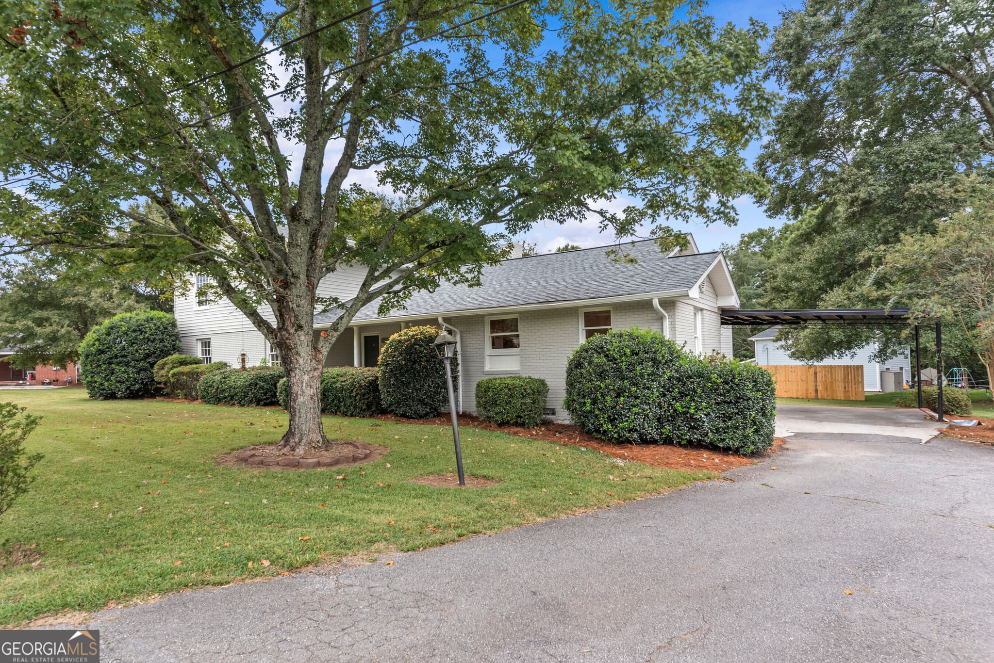 6 bedroom, 3 bathroom, 3,495 sq ft single family residence for sale at 1121 Ward Road, Madison, GA 30650 — photo 5