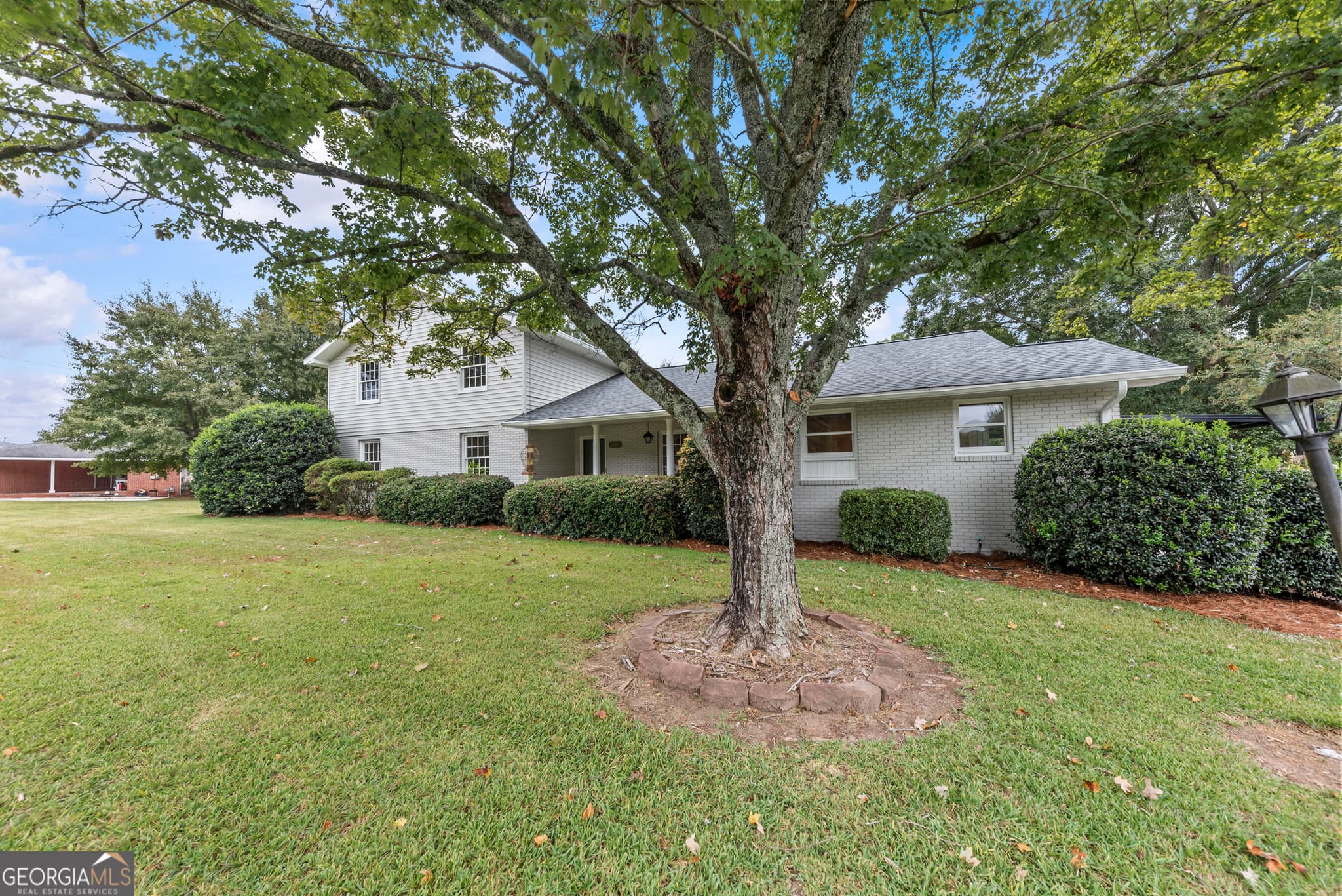 6 bedroom, 3 bathroom, 3,495 sq ft single family residence for sale at 1121 Ward Road, Madison, GA 30650 — photo 4