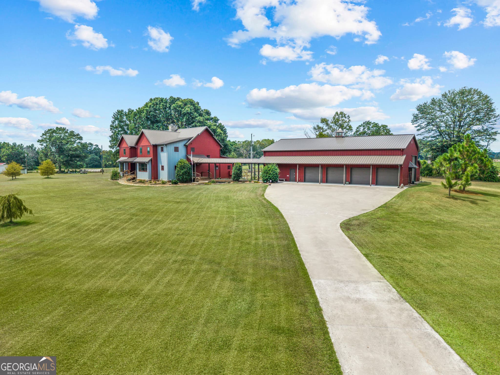 6 bedroom, 4.5 bathroom, 5,341 sq ft single family residence for sale at 1530 Chilton Woods Road, Rutledge, GA 30663 — photo 6