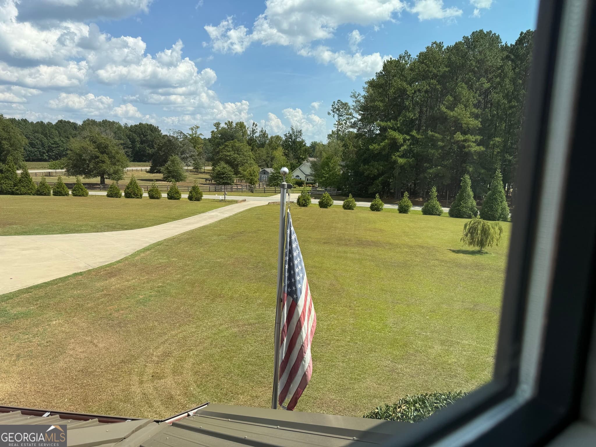6 bedroom, 4.5 bathroom, 5,341 sq ft single family residence for sale at 1530 Chilton Woods Road, Rutledge, GA 30663 — photo 7