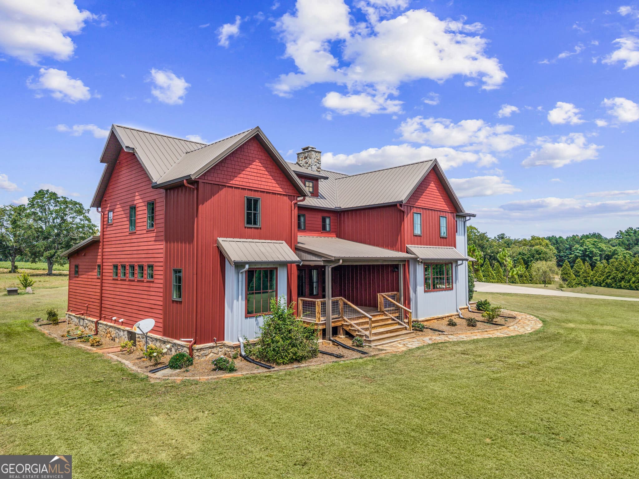 6 bedroom, 4.5 bathroom, 5,341 sq ft single family residence for sale at 1530 Chilton Woods Road, Rutledge, GA 30663 — photo 4