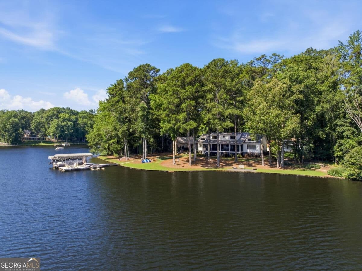 4 bedroom, 3 bathroom, 3,570 sq ft single family residence for sale at 115 Cedar Cove Court, Buckhead, GA 30625 — photo 3