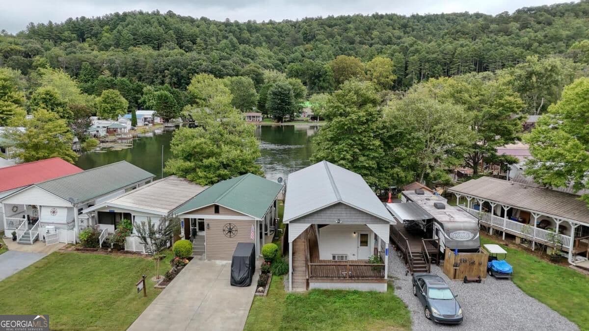 1 bedroom, 1 bathroom, 360 sq ft single family residence for sale at 4220 Riverbank Run Run 20, Hiawassee, GA 30546 — photo 2