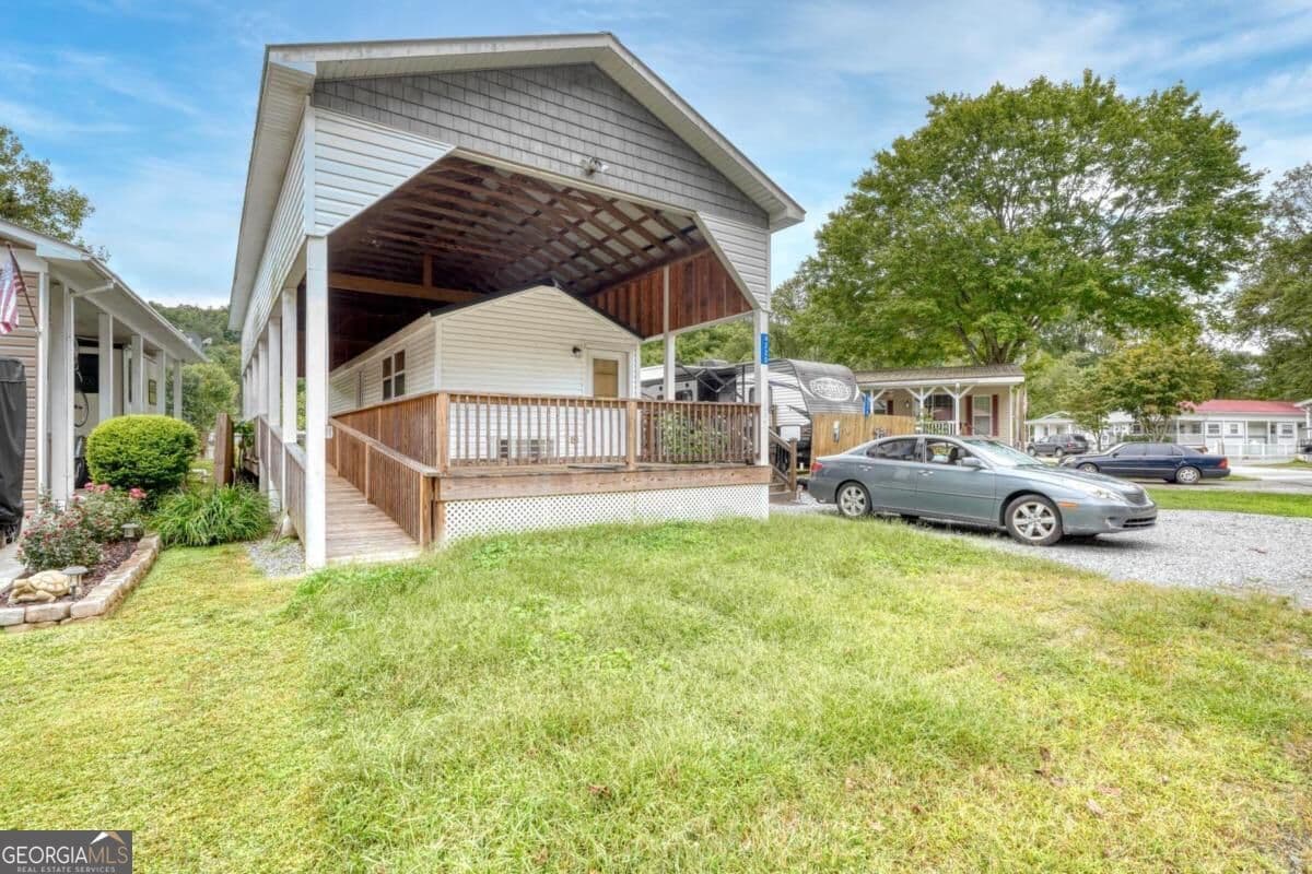 1 bedroom, 1 bathroom, 360 sq ft single family residence for sale at 4220 Riverbank Run Run 20, Hiawassee, GA 30546 — photo 4