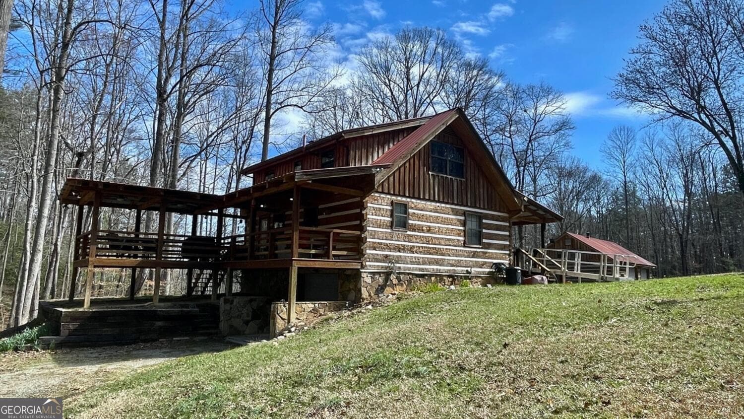 3 bedroom, 2 bathroom, 1,264 sq ft cabin,single family residence for sale at 633 Timber Ridge Road, Blairsville, GA 30512 — photo 2