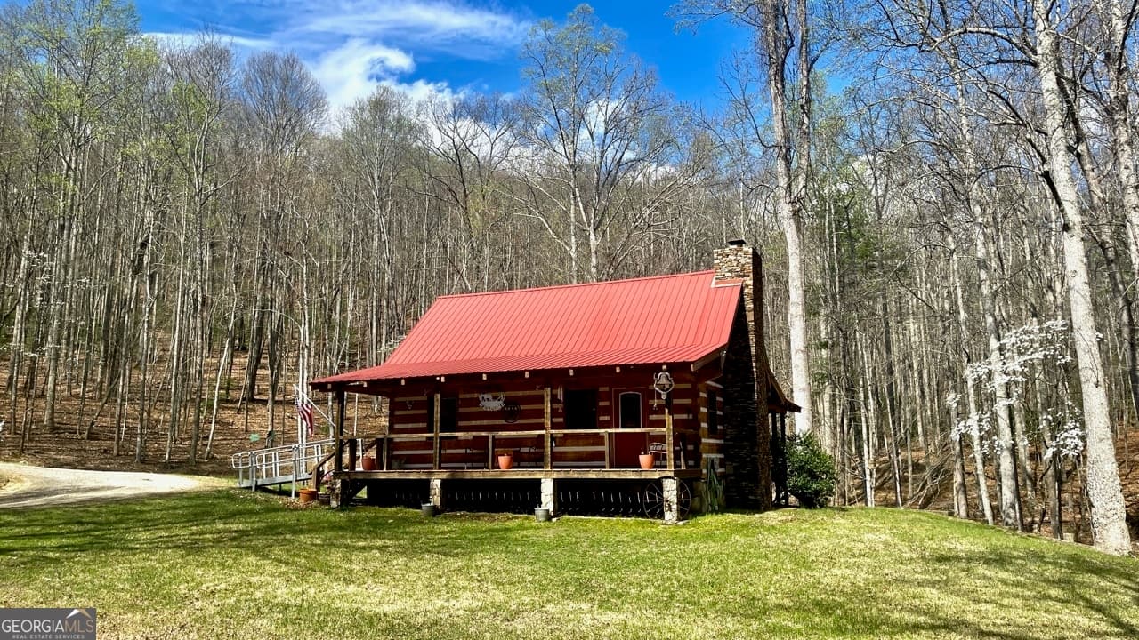 3 bedroom, 2 bathroom, 1,264 sq ft cabin,single family residence for sale at 633 Timber Ridge Road, Blairsville, GA 30512 — photo 3