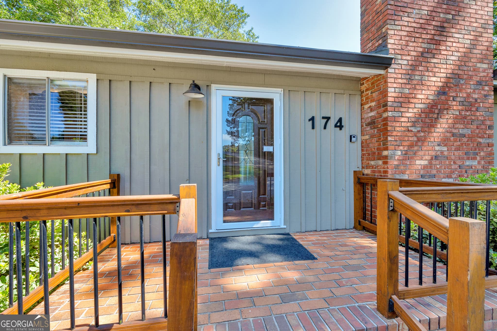 3 bedroom, 2 bathroom, 2,445 sq ft single family residence for sale at 174 Rosewood Circle, Hartwell, GA 30643 — photo 2