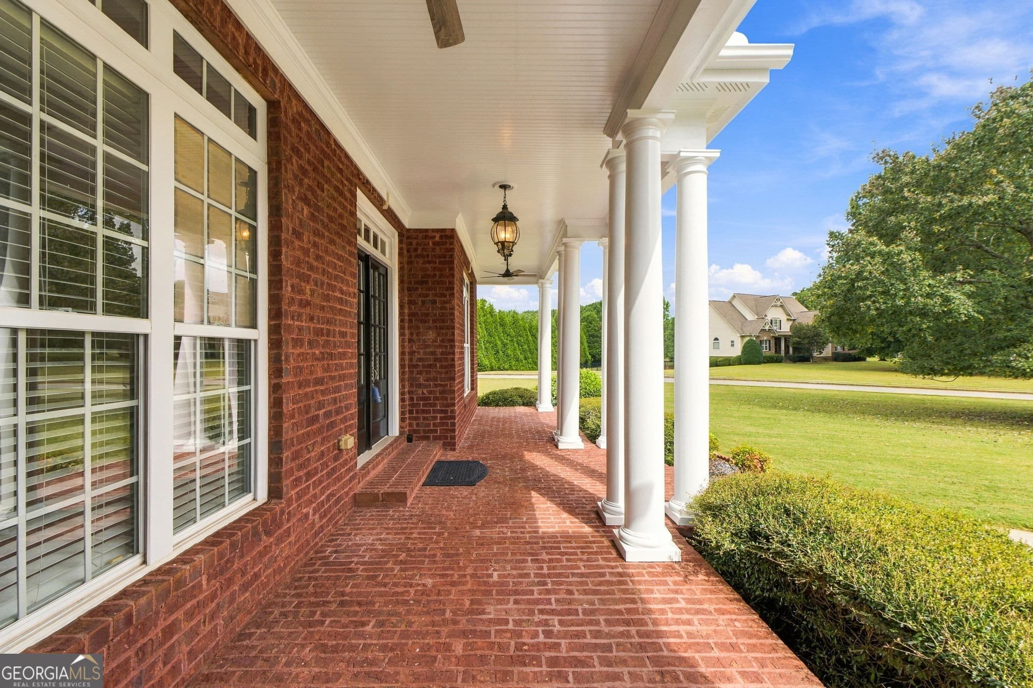 6 bedroom, 4.5 bathroom, 4,676 sq ft single family residence for sale at 100 Shank Hill Ridge, Tyrone, GA 30290 — photo 5