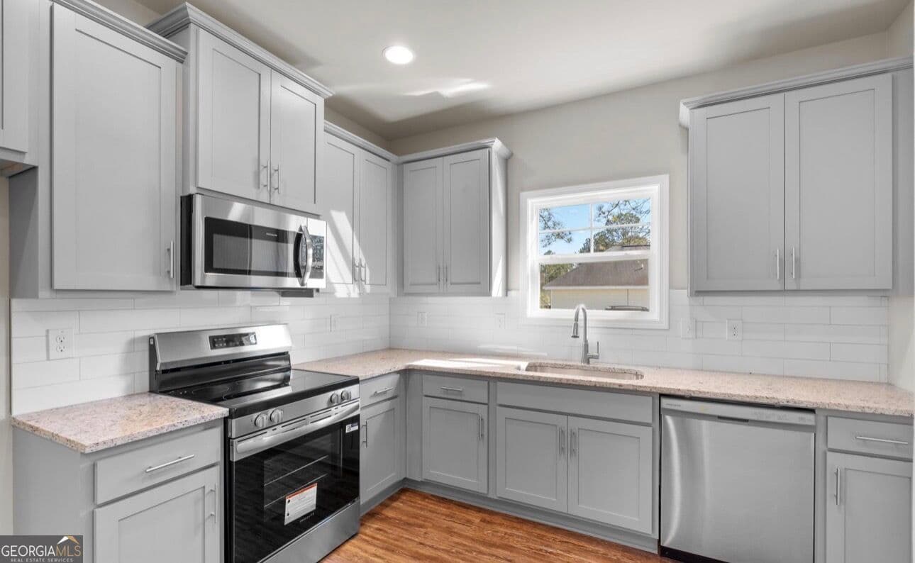 3 bedroom, 2.5 bathroom, 1,648 sq ft single family residence for sale at 175 Pine Street, Woodbury, GA 30293 — photo 9