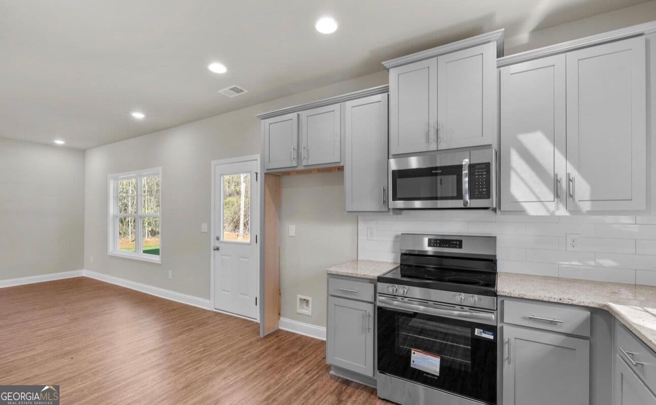 3 bedroom, 2.5 bathroom, 1,648 sq ft single family residence for sale at 175 Pine Street, Woodbury, GA 30293 — photo 10