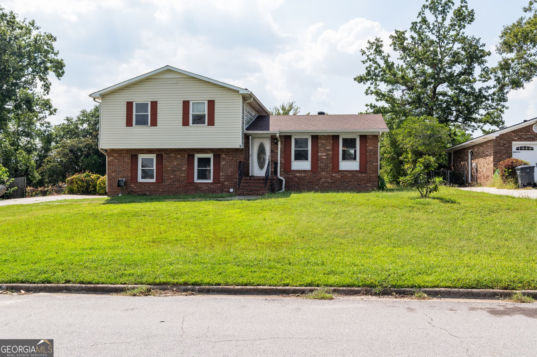 3 bedroom, 2 bathroom, 1,894 sq ft single family residence for sale at 117 Sunnywood Drive, Martinez, GA 30907 — photo 2