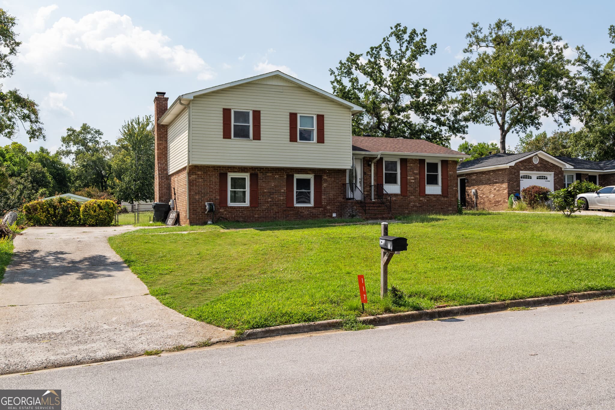 3 bedroom, 2 bathroom, 1,894 sq ft single family residence for sale at 117 Sunnywood Drive, Martinez, GA 30907 — photo 3