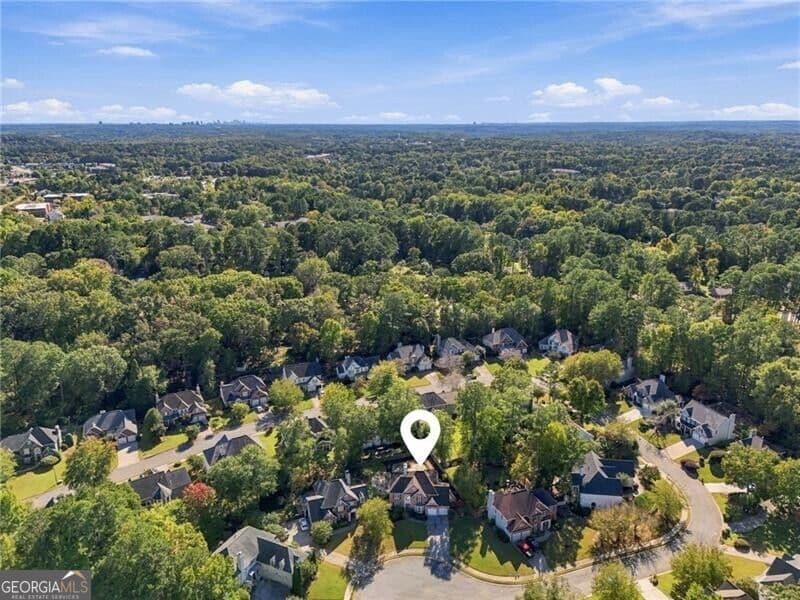 4 bedroom, 3 bathroom, 2,649 sq ft single family residence for sale at 3030 Darien Park Drive, Roswell, GA 30076 — photo 3