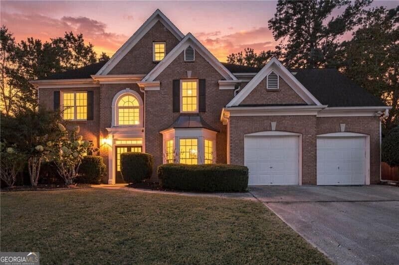 4 bedroom, 3 bathroom, 2,649 sq ft single family residence for sale at 3030 Darien Park Drive, Roswell, GA 30076 — photo 1 of 48
