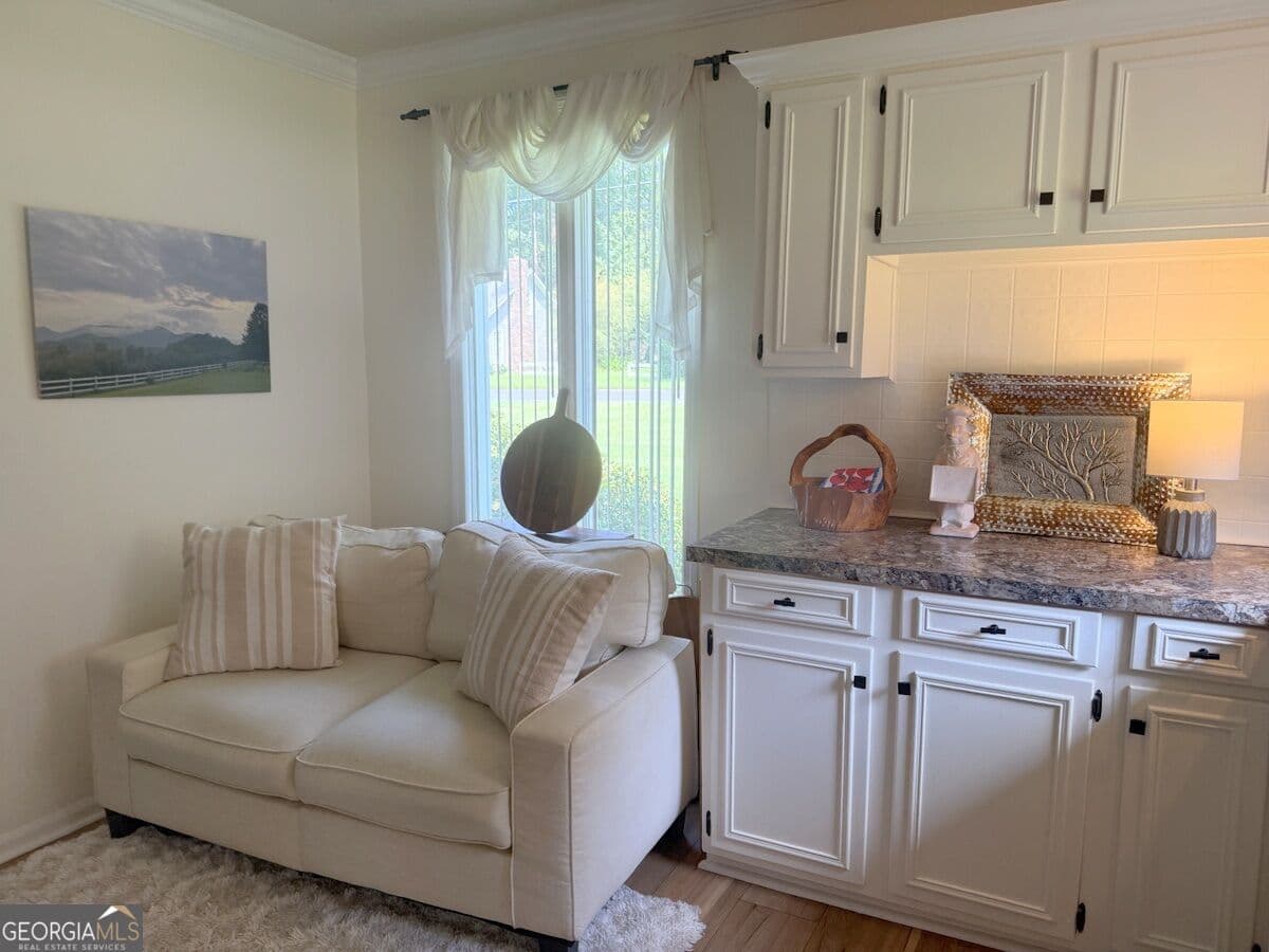 5 bedroom, 3 bathroom, 2,966 sq ft single family residence for sale at 4620 Stratford Oaks Drive, Macon, GA 31210 — photo 3