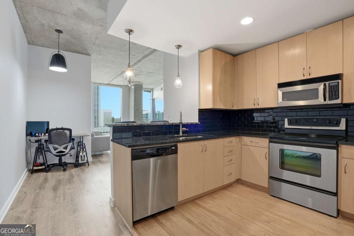 1 bedroom, 1 bathroom, 761 sq ft condominium for sale at 860 Peachtree Street 1909, Atlanta, GA 30308 — photo 7