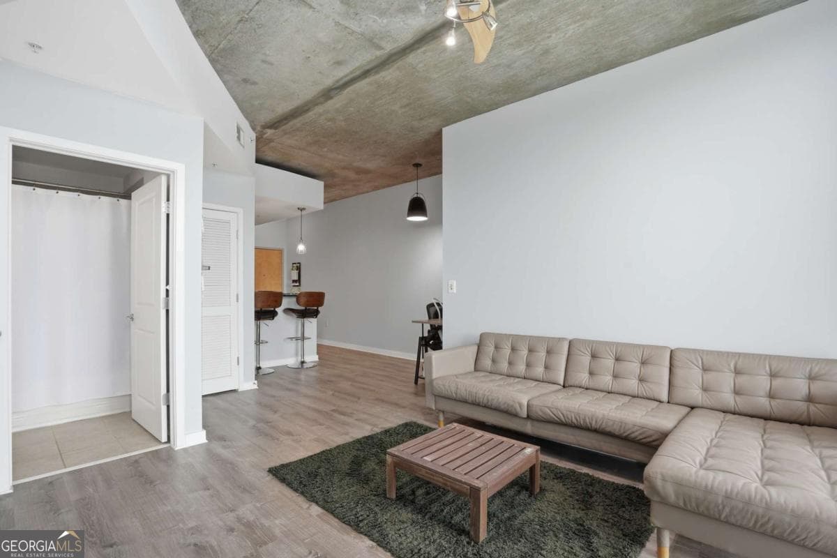 1 bedroom, 1 bathroom, 761 sq ft condominium for sale at 860 Peachtree Street 1909, Atlanta, GA 30308 — photo 4