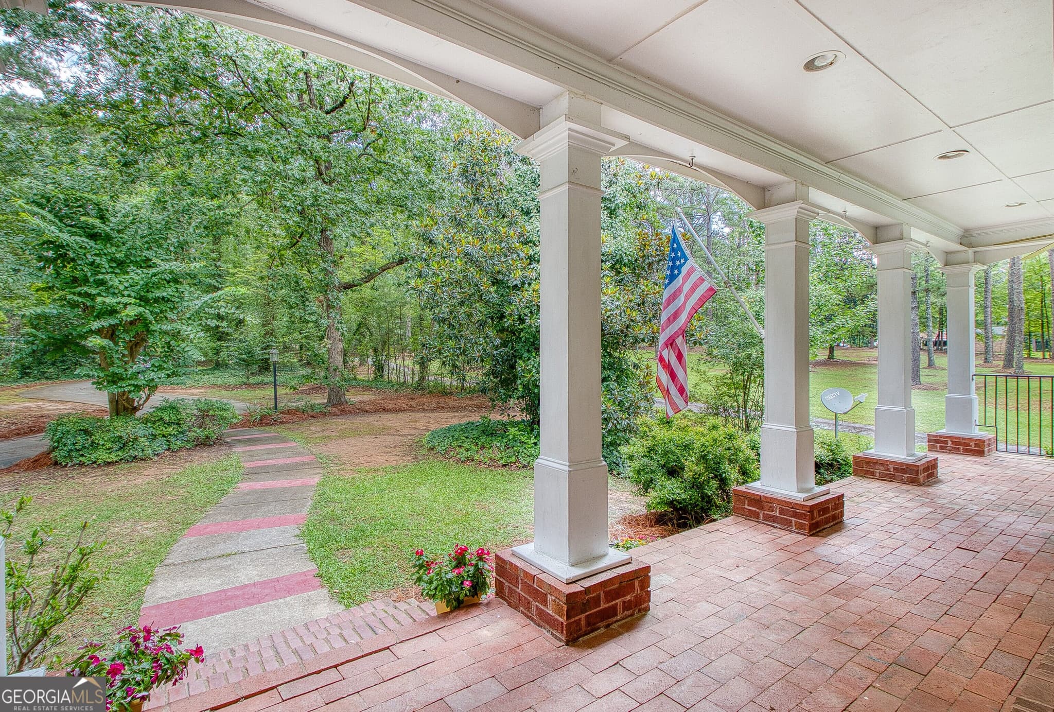 5 bedroom, 4 bathroom, 4,302 sq ft single family residence for sale at 205 White Road, Fayetteville, GA 30214 — photo 3