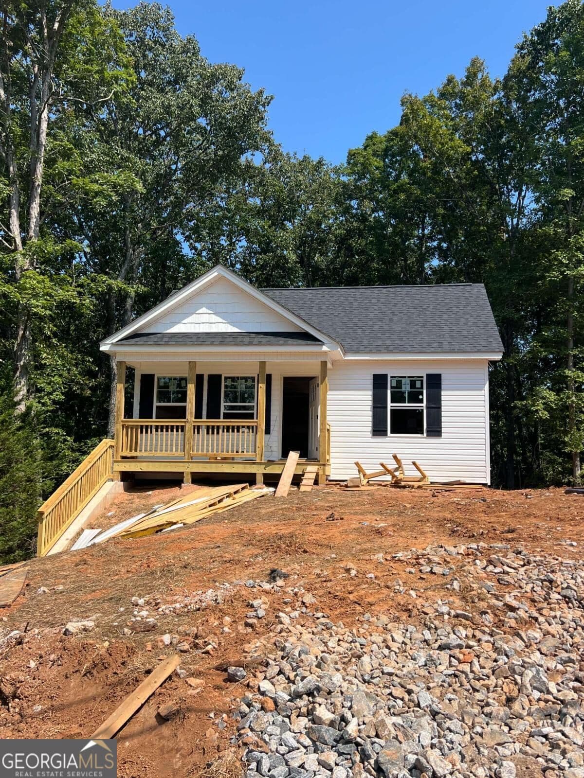 2 bedroom, 2 bathroom, 1,357 sq ft single family residence for sale at 5740 Pebblebrook Trail, Gainesville, GA 30506 — photo 1 of 26