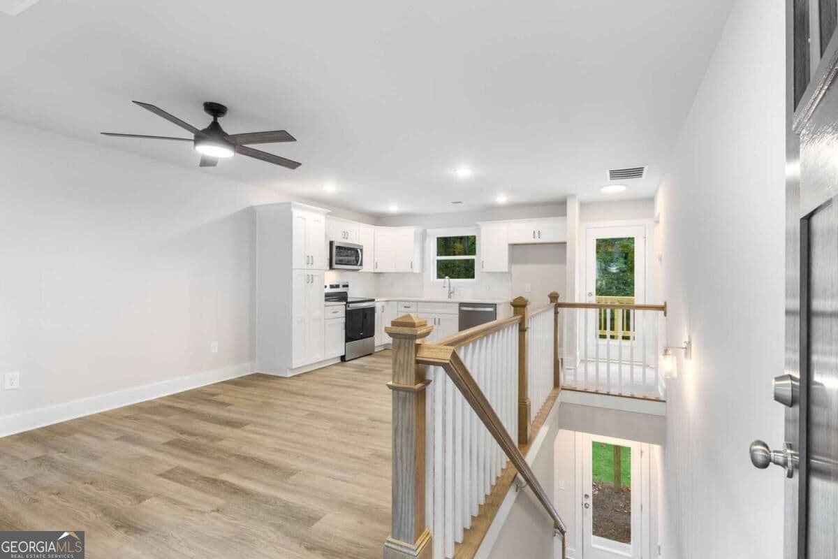 2 bedroom, 2 bathroom, 1,357 sq ft single family residence for sale at 5740 Pebblebrook Trail, Gainesville, GA 30506 — photo 4