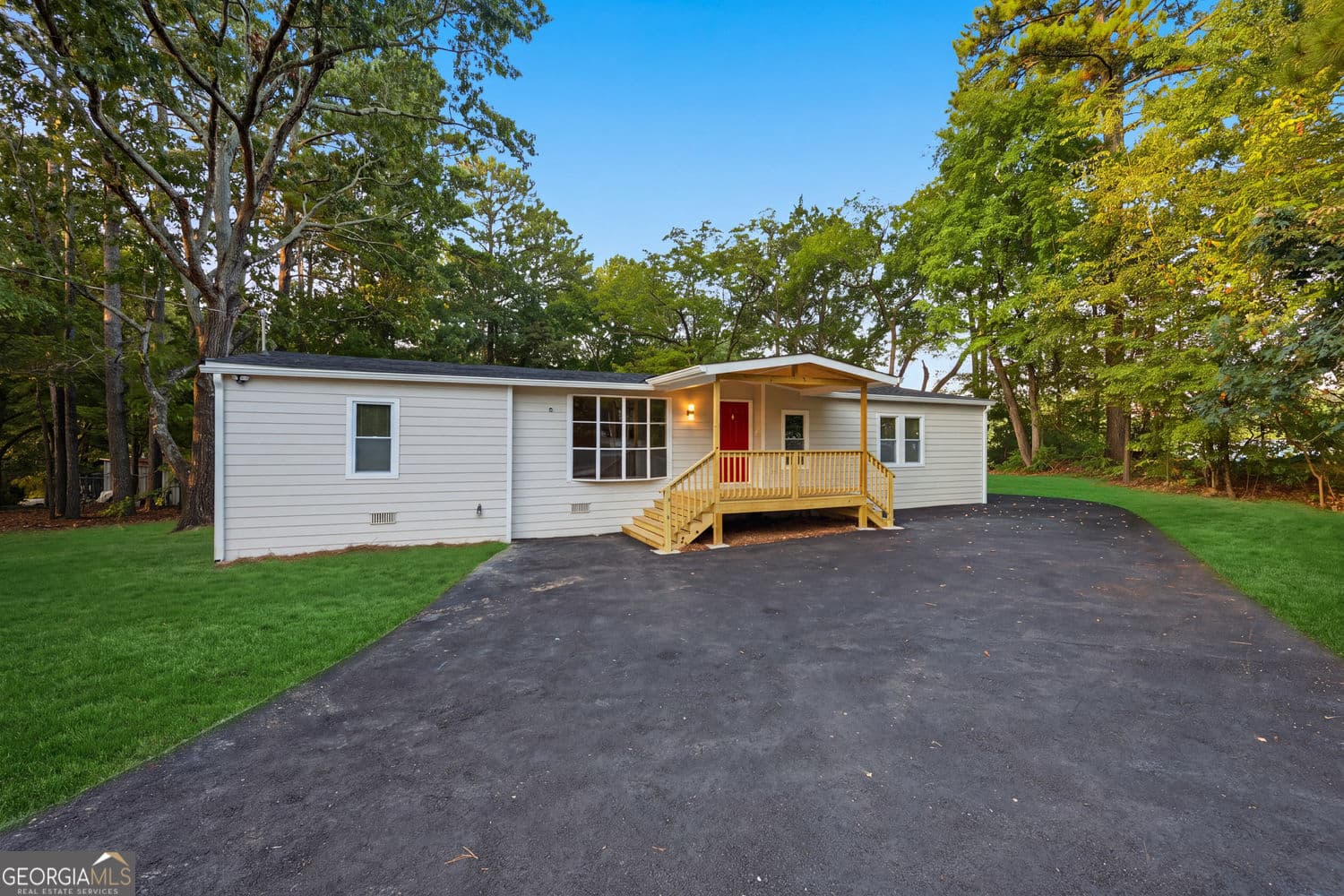 3 bedroom, 2 bathroom, 1,580 sq ft manufactured home,single family residence for sale at 1077 New Hope Road, Lawrenceville, GA 30045 — photo 3