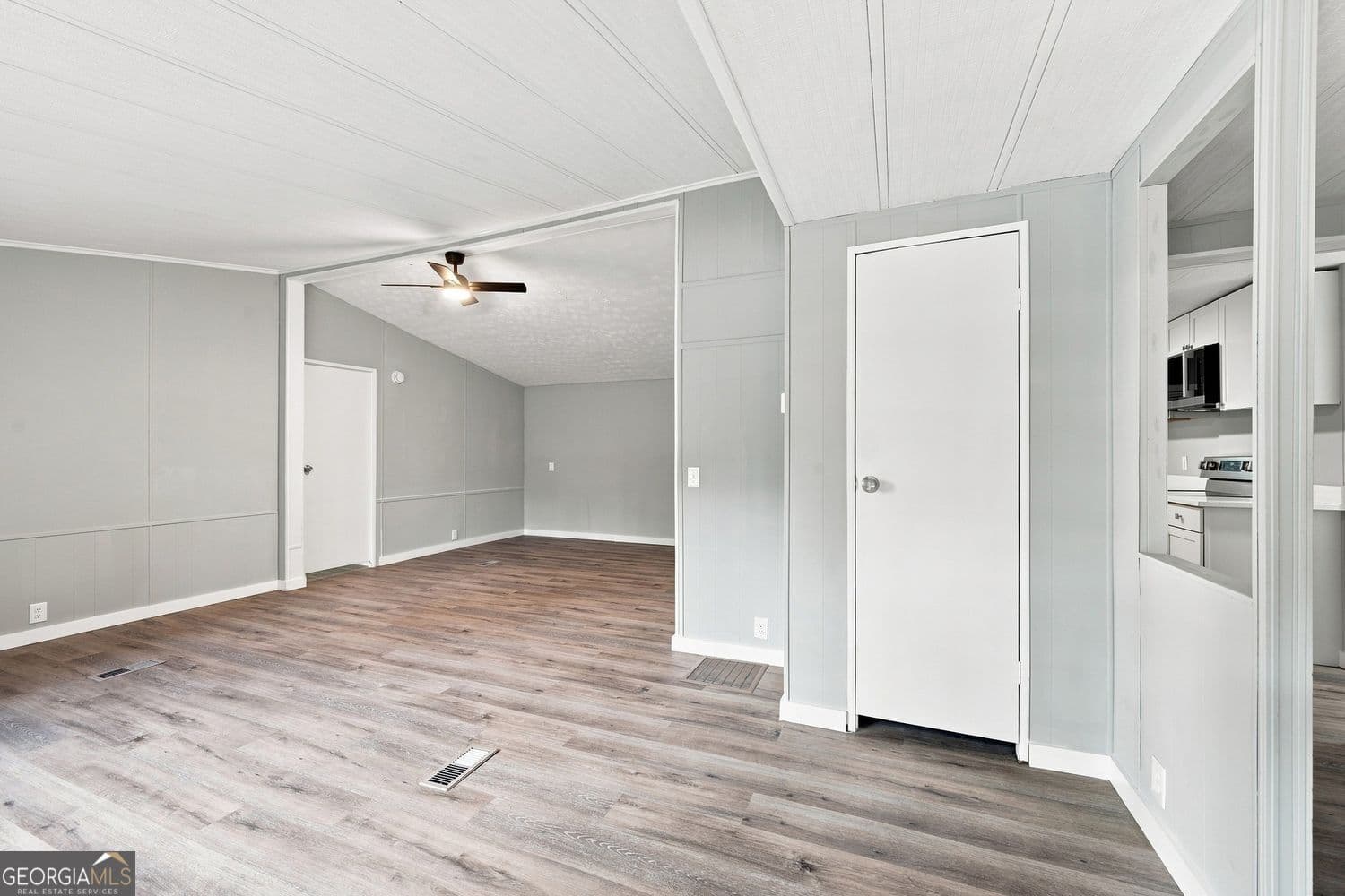 3 bedroom, 2 bathroom, 1,580 sq ft manufactured home,single family residence for sale at 1077 New Hope Road, Lawrenceville, GA 30045 — photo 5