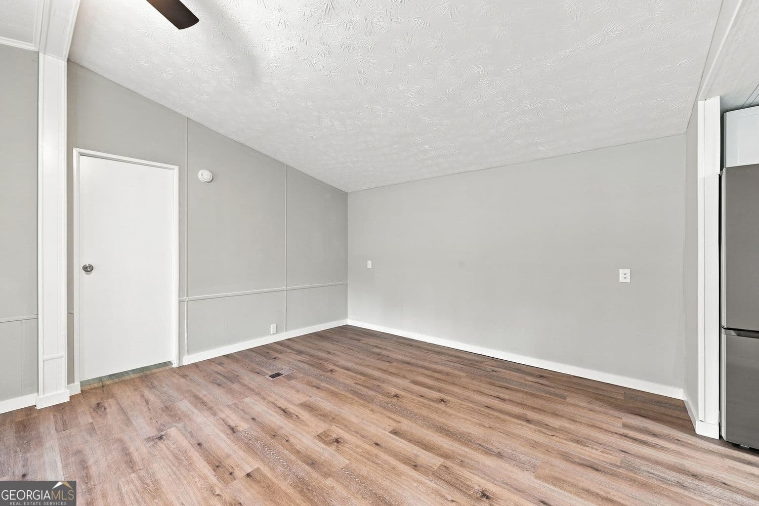 3 bedroom, 2 bathroom, 1,580 sq ft manufactured home,single family residence for sale at 1077 New Hope Road, Lawrenceville, GA 30045 — photo 9