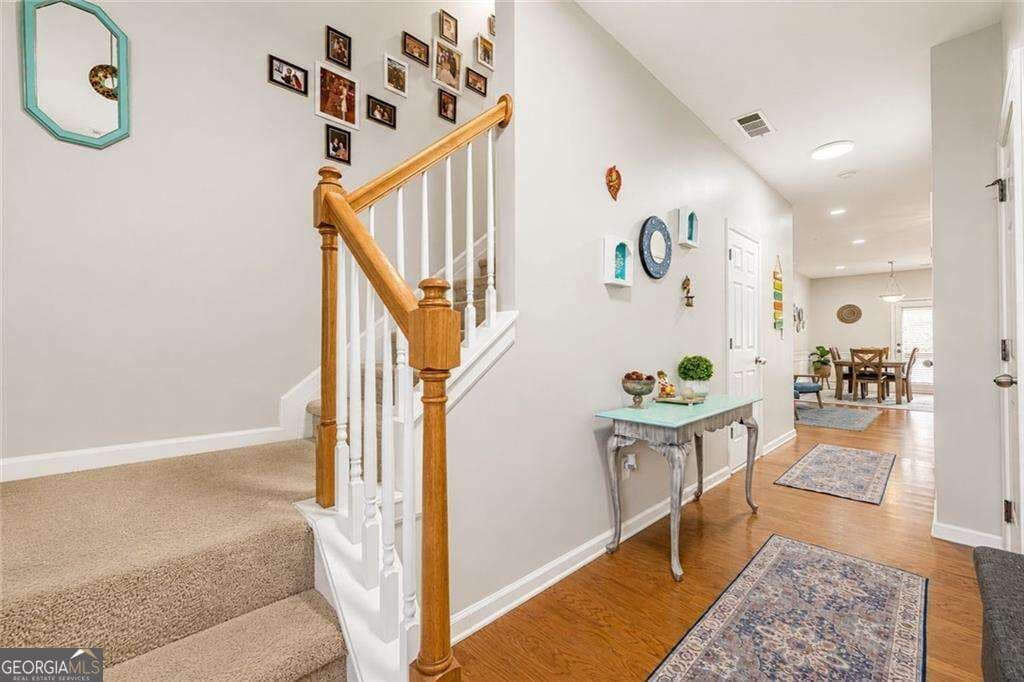 4 bedroom, 3.5 bathroom, 2,460 sq ft townhouse for sale at 2705 Maple Park Place, Cumming, GA 30041 — photo 2