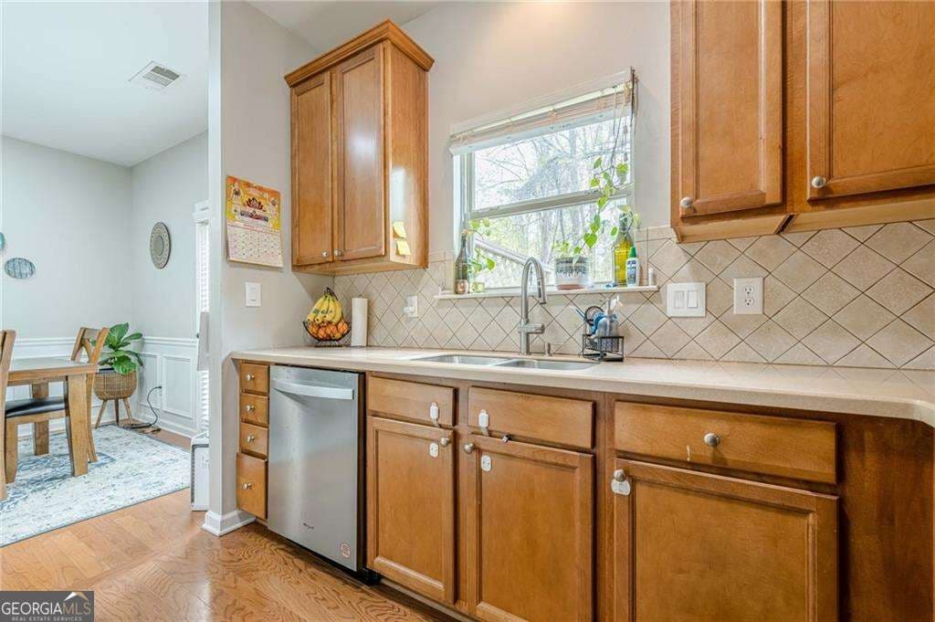 4 bedroom, 3.5 bathroom, 2,460 sq ft townhouse for sale at 2705 Maple Park Place, Cumming, GA 30041 — photo 9
