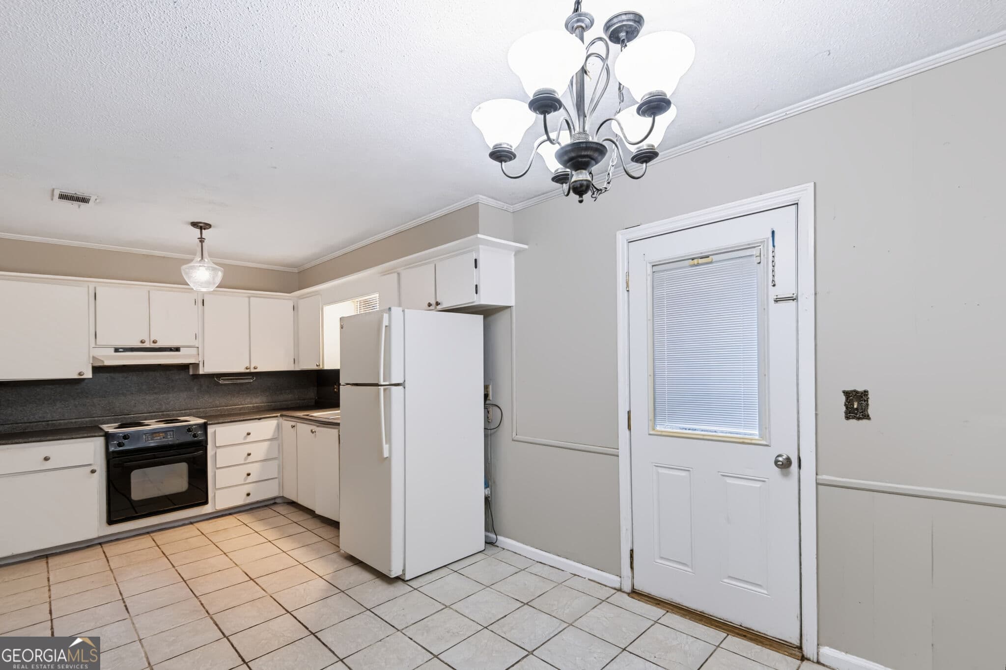 3 bedroom, 2 bathroom, 1,095 sq ft single family residence for sale at 316 Zetterower Road, Statesboro, GA 30458 — photo 5