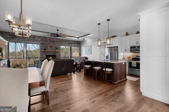 3 bedroom, 3.5 bathroom, 2,880 sq ft single family residence for sale at 56 Carters View Lane, Ellijay, GA 30540 — photo 6
