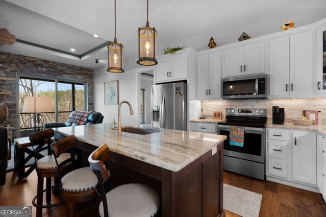 3 bedroom, 3.5 bathroom, 2,880 sq ft single family residence for sale at 56 Carters View Lane, Ellijay, GA 30540 — photo 10