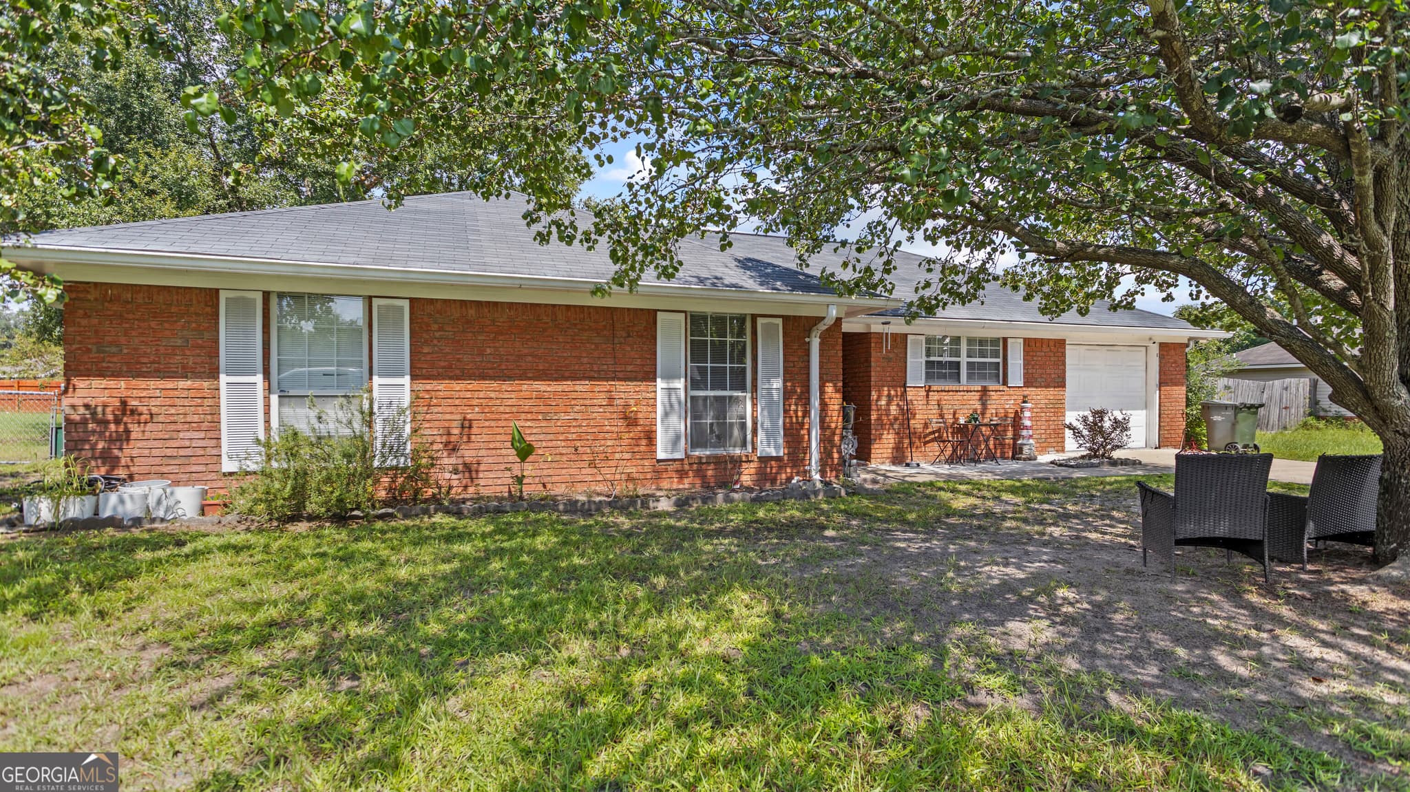3 bedroom, 2 bathroom, 1,397 sq ft single family residence for sale at 479 McCumber Drive, Allenhurst, GA 31301 — photo 2