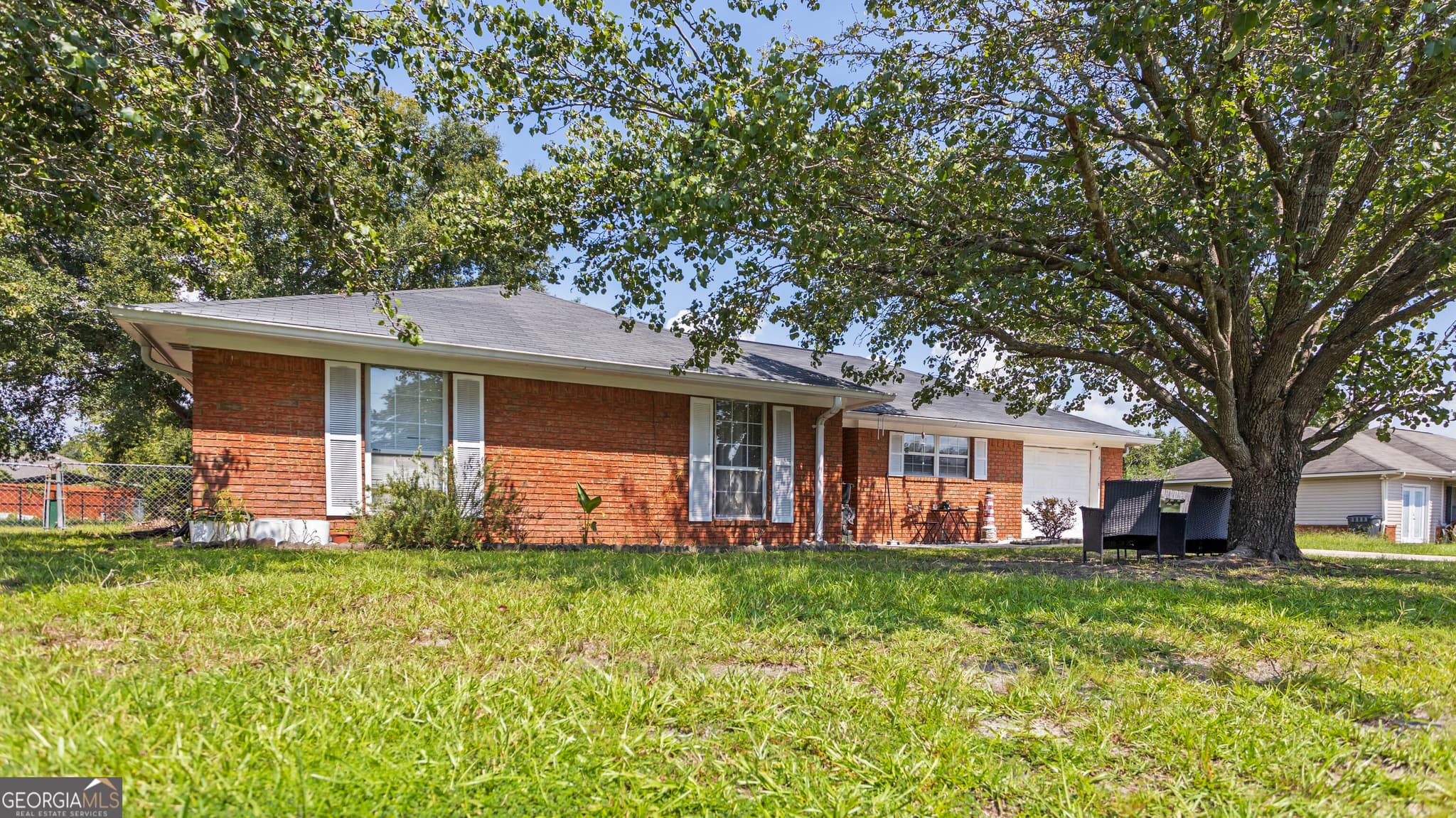 3 bedroom, 2 bathroom, 1,397 sq ft single family residence for sale at 479 McCumber Drive, Allenhurst, GA 31301 — photo 3
