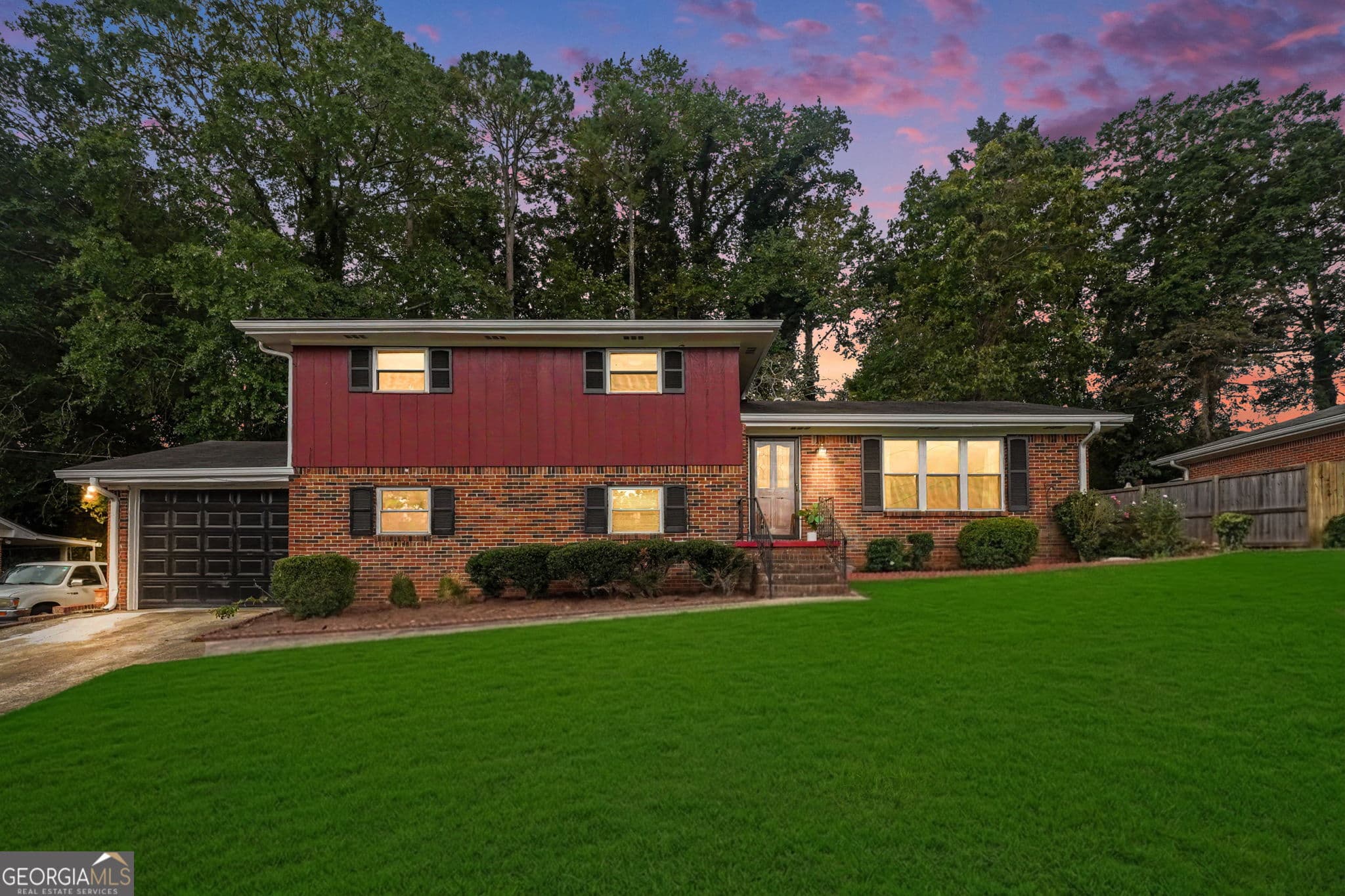 4 bedroom, 2 bathroom, 2,284 sq ft single family residence for sale at 2959 Edna Lane, Decatur, GA 30032 — photo 2